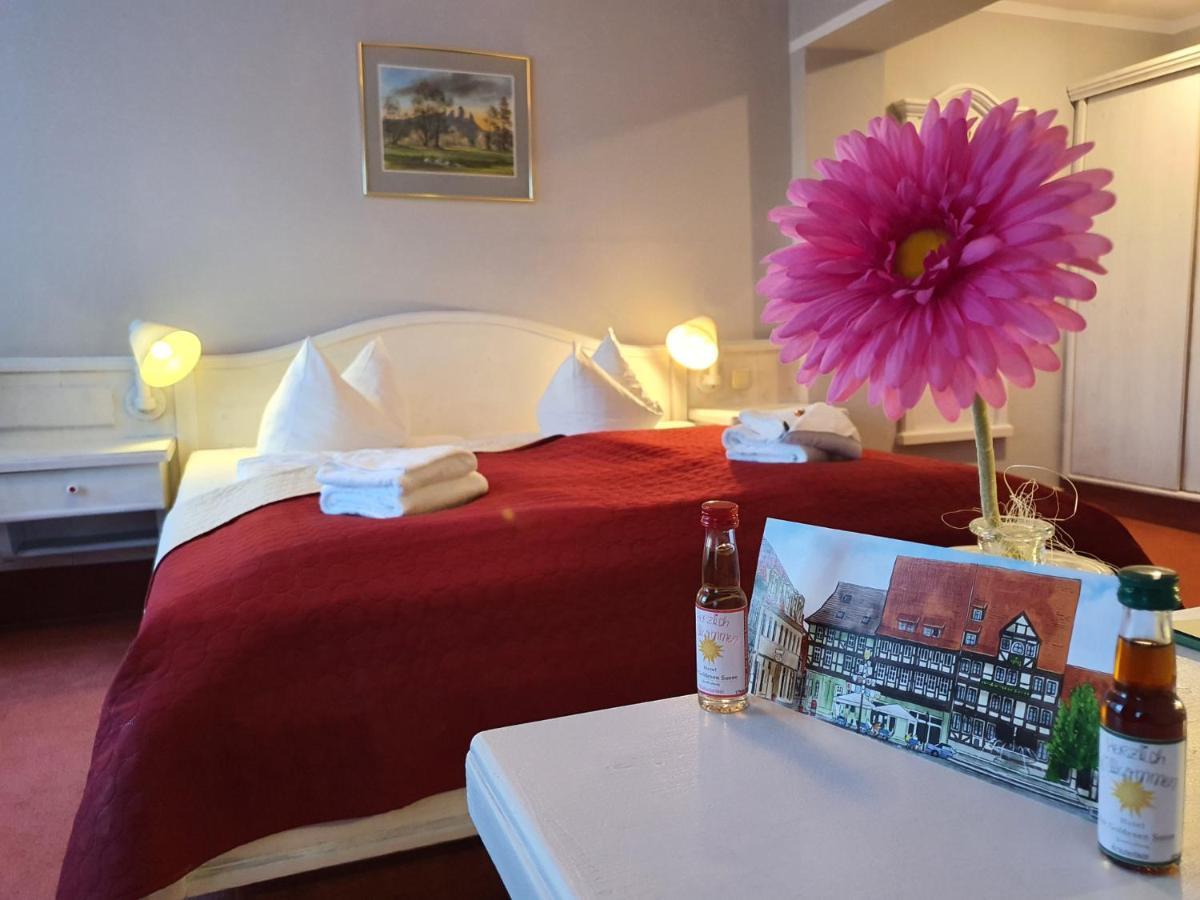 קדלינבורג Hotel Zur Goldenen Sonne מראה חיצוני תמונה