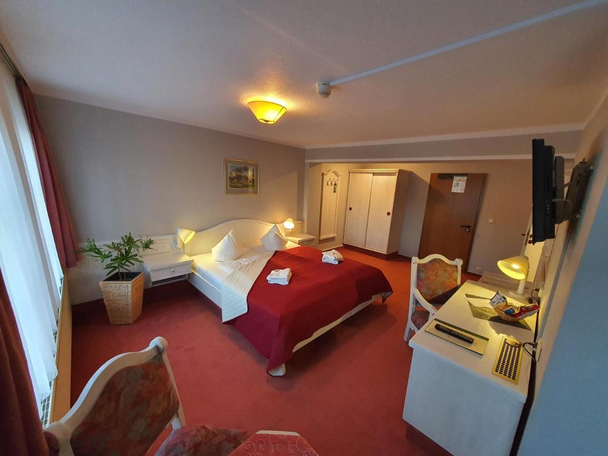 קדלינבורג Hotel Zur Goldenen Sonne מראה חיצוני תמונה