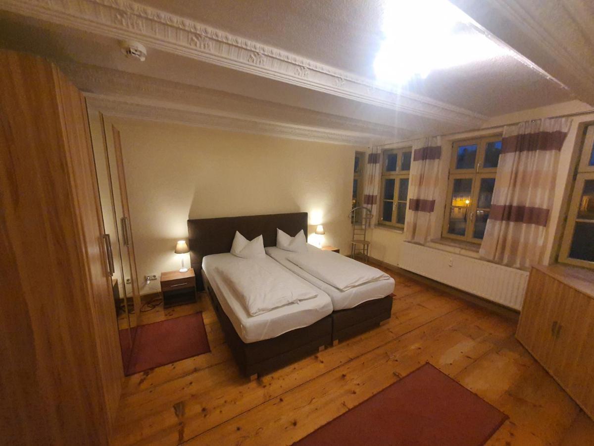 קדלינבורג Hotel Zur Goldenen Sonne מראה חיצוני תמונה
