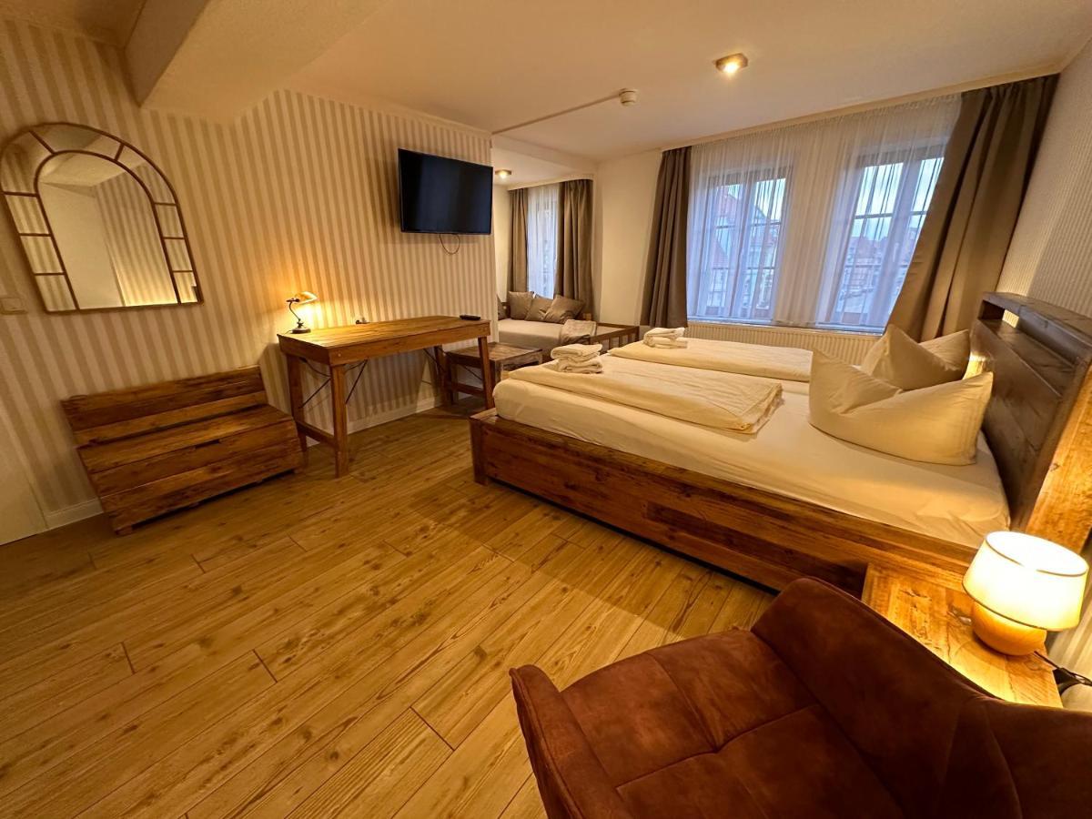קדלינבורג Hotel Zur Goldenen Sonne מראה חיצוני תמונה