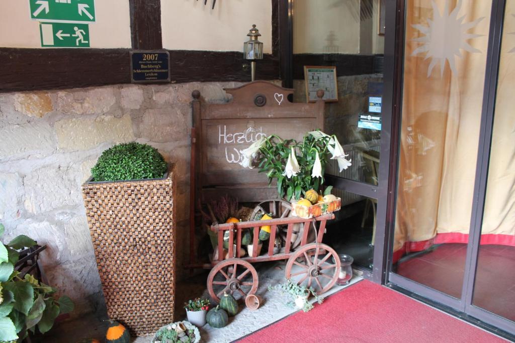 קדלינבורג Hotel Zur Goldenen Sonne מראה חיצוני תמונה