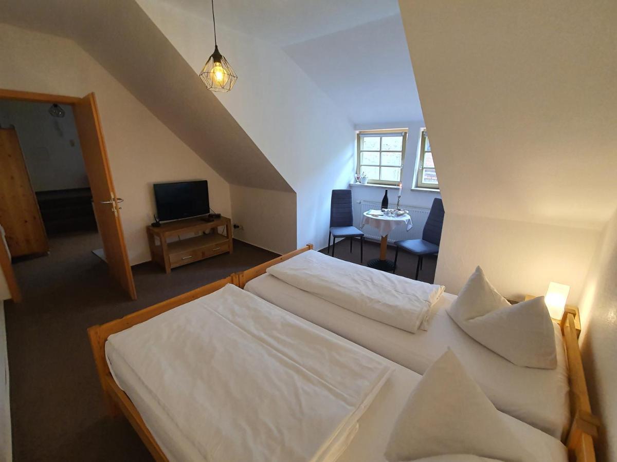 קדלינבורג Hotel Zur Goldenen Sonne מראה חיצוני תמונה