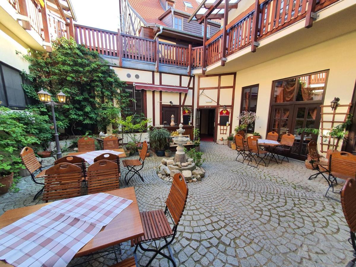קדלינבורג Hotel Zur Goldenen Sonne מראה חיצוני תמונה